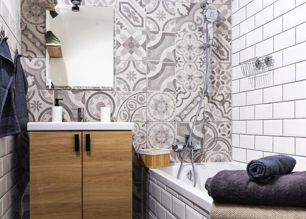 City And Thermal Apartman Gyor Luaran gambar