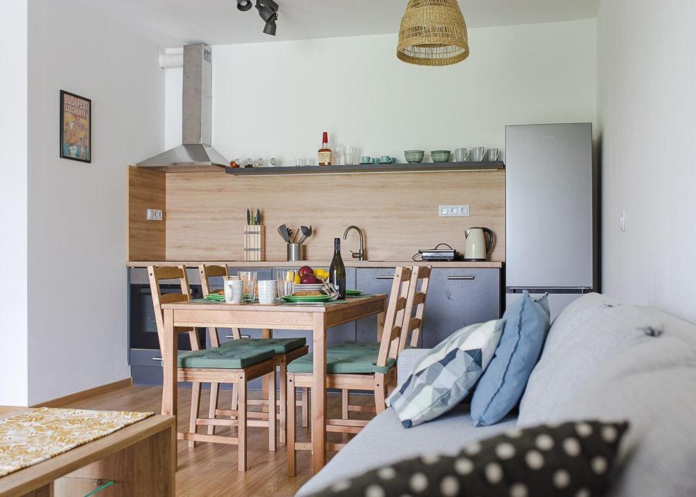 City And Thermal Apartman Gyor Luaran gambar